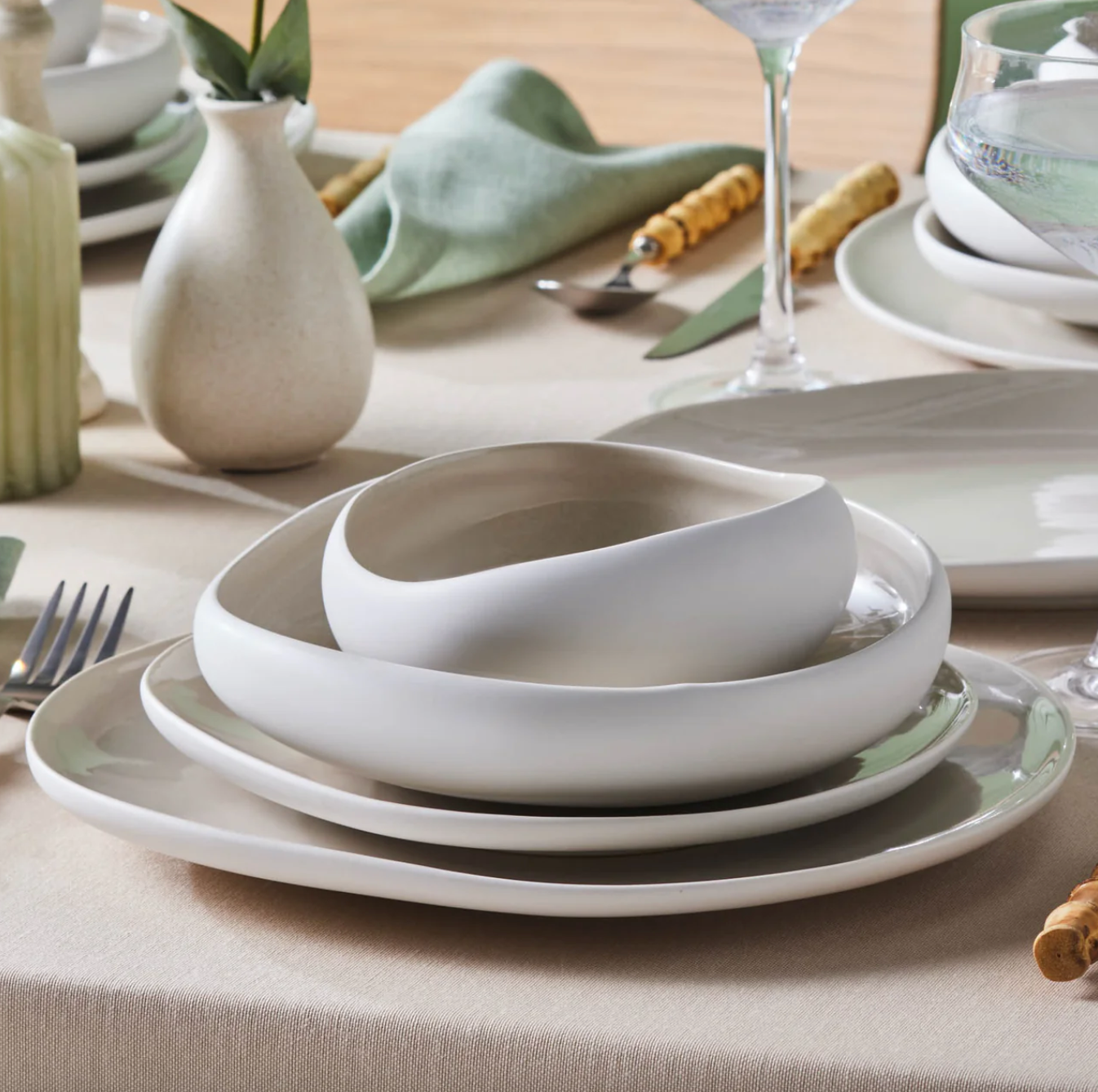 Red Carpet Earth Collection — Cupid 59-Piece Dinner Set
