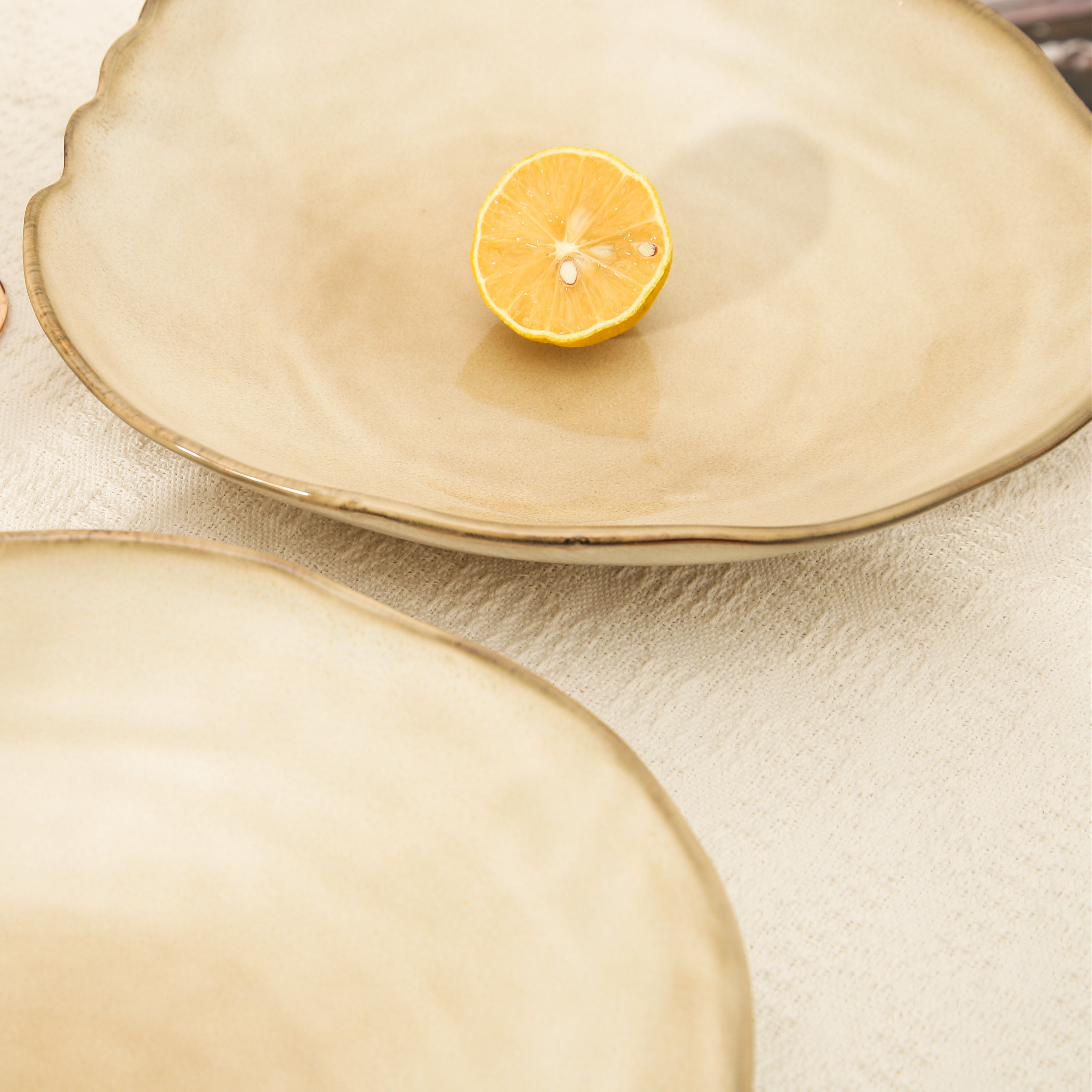 Crema Deep Organic Plate Set