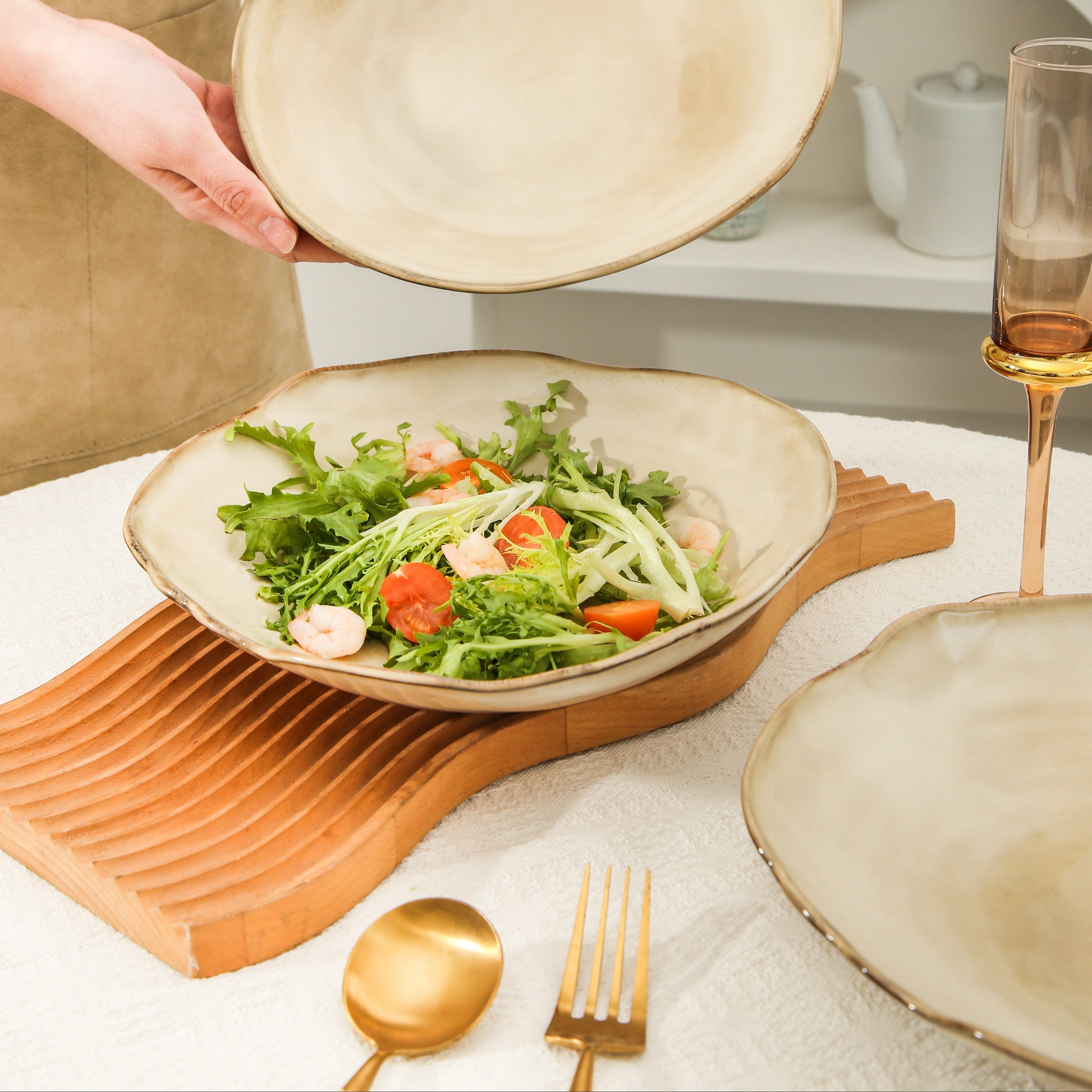 Crema Deep Organic Plate Set