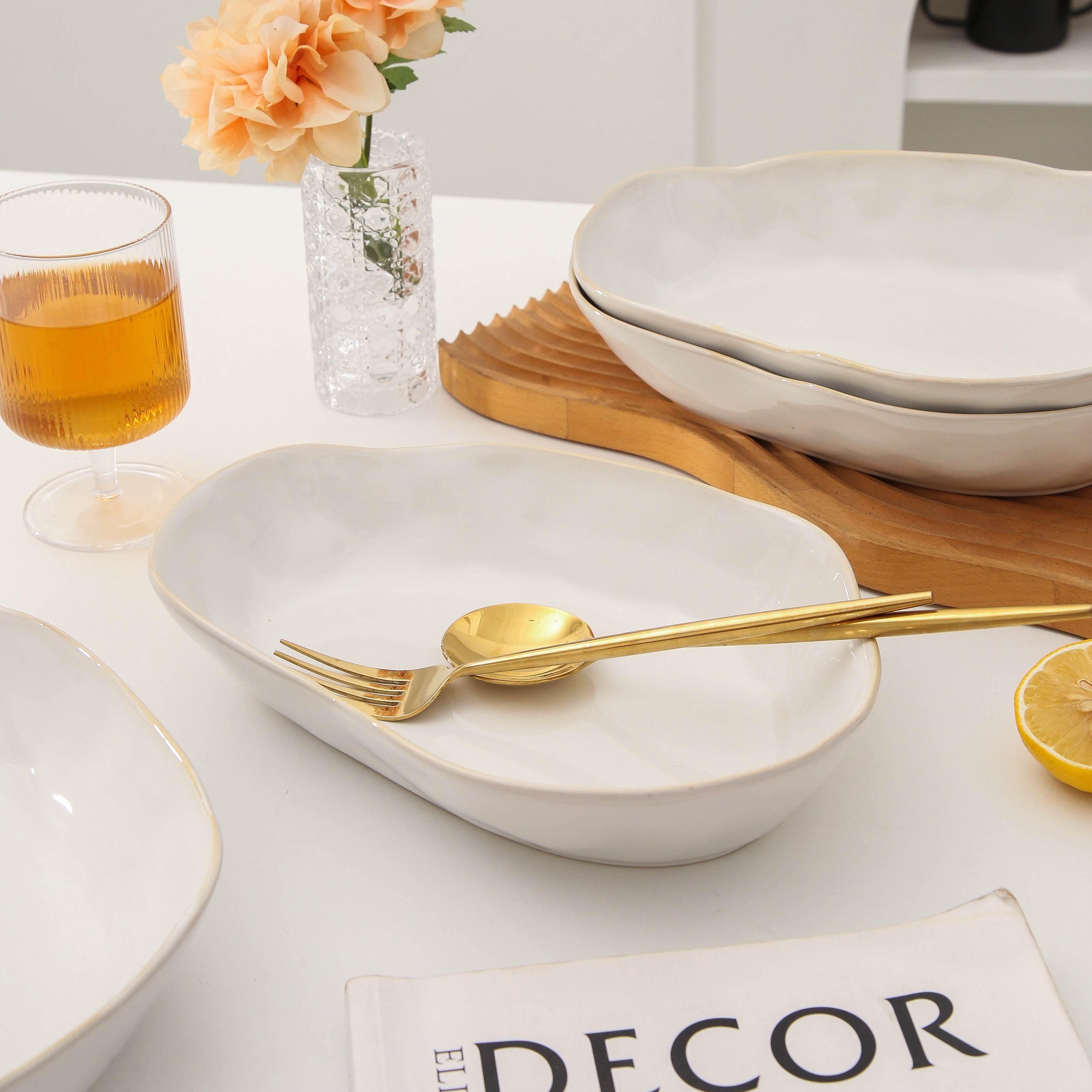 Pearl White Oval Plate Set