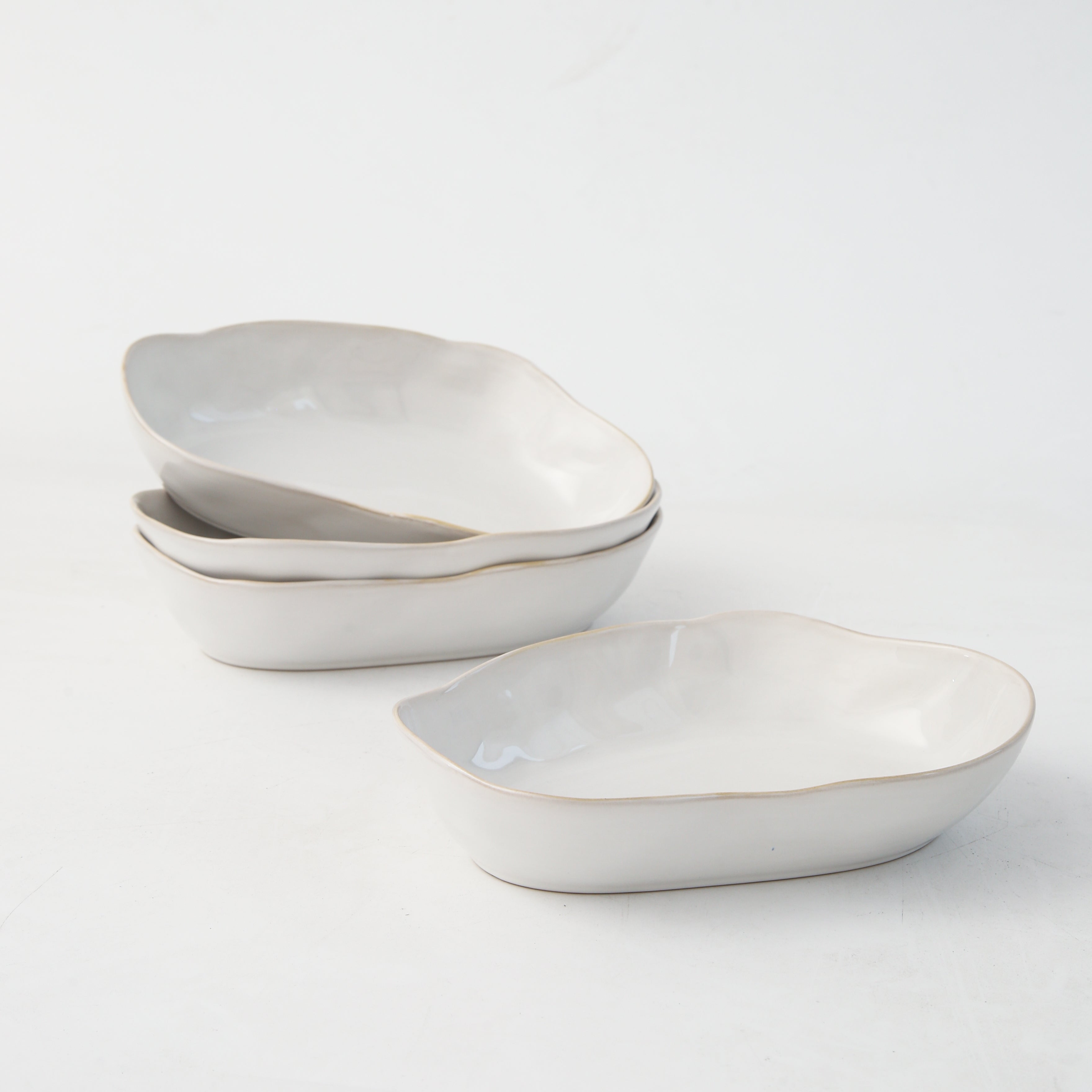 Pearl White Oval Plate Set