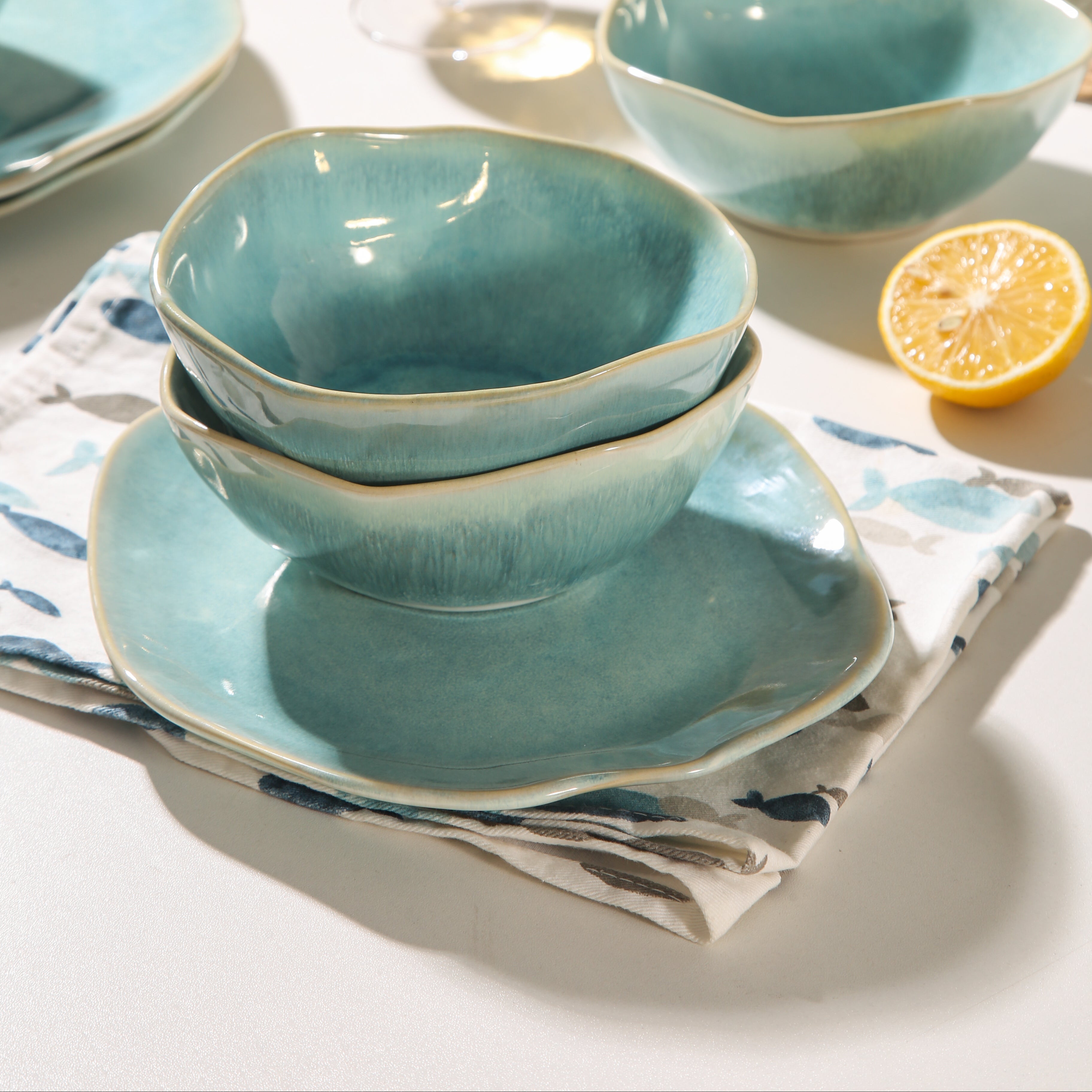16-Piece Stoneware Set-Aqua Blue
