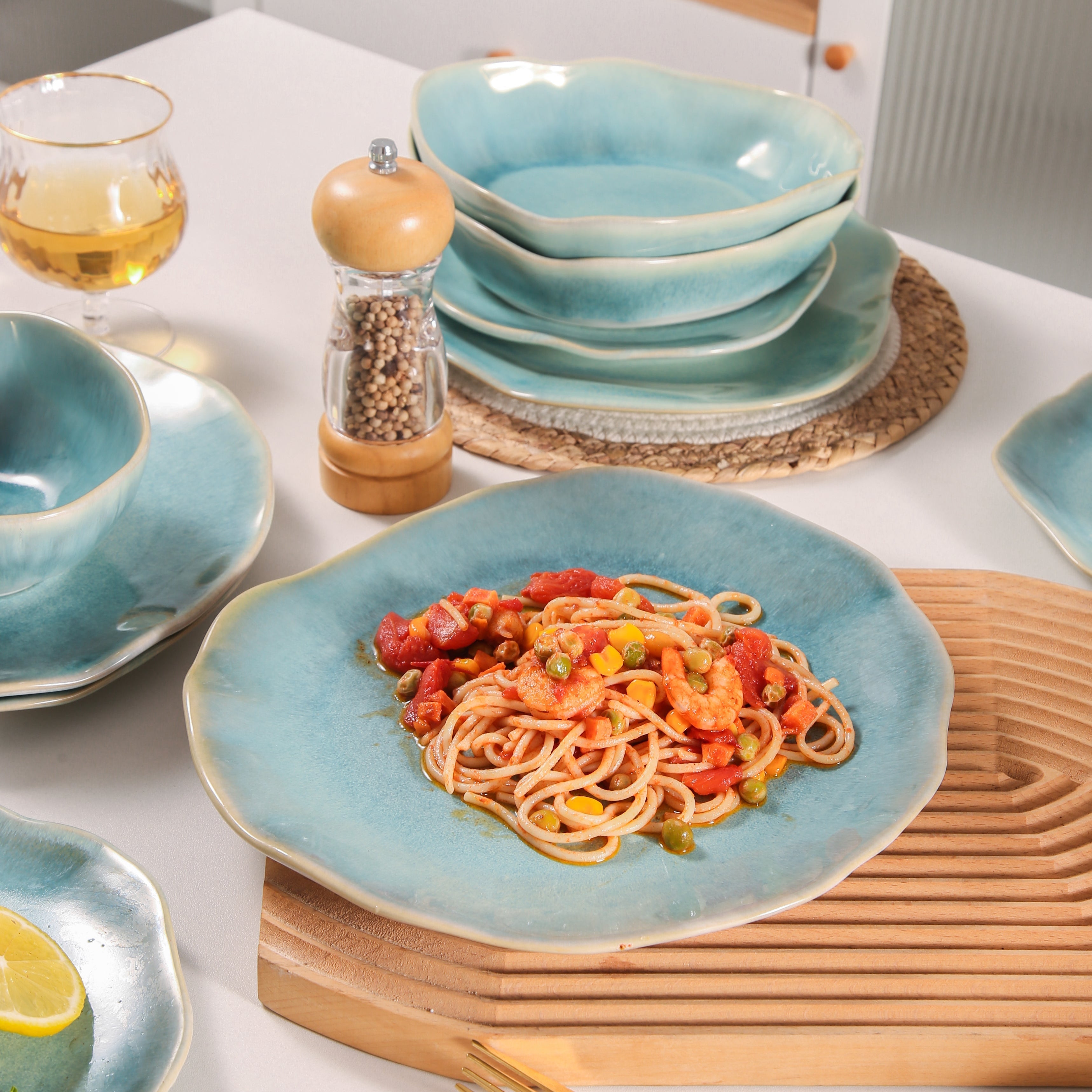 16-Piece Stoneware Set-Aqua Blue