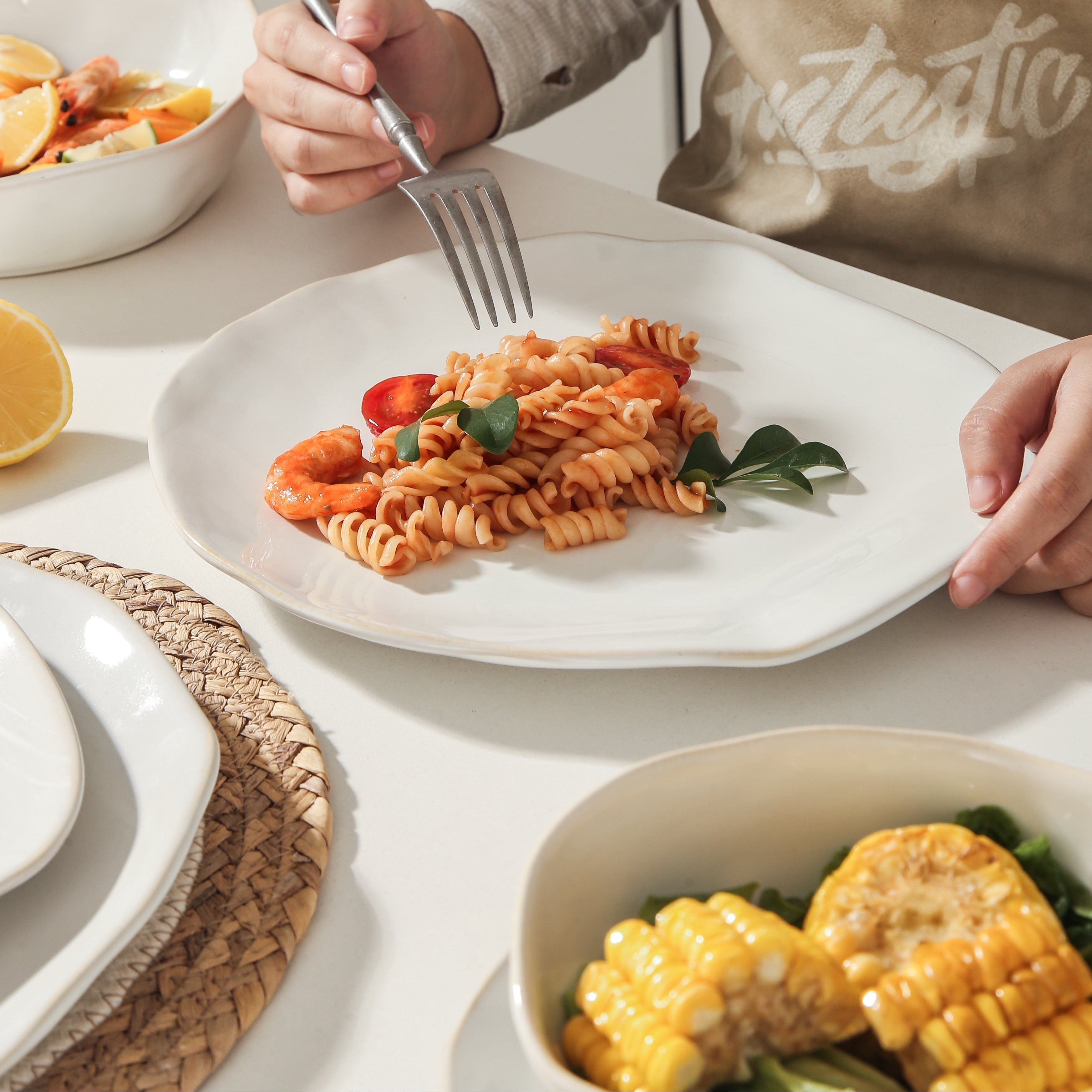 16-Piece Stoneware Set-Pearl White