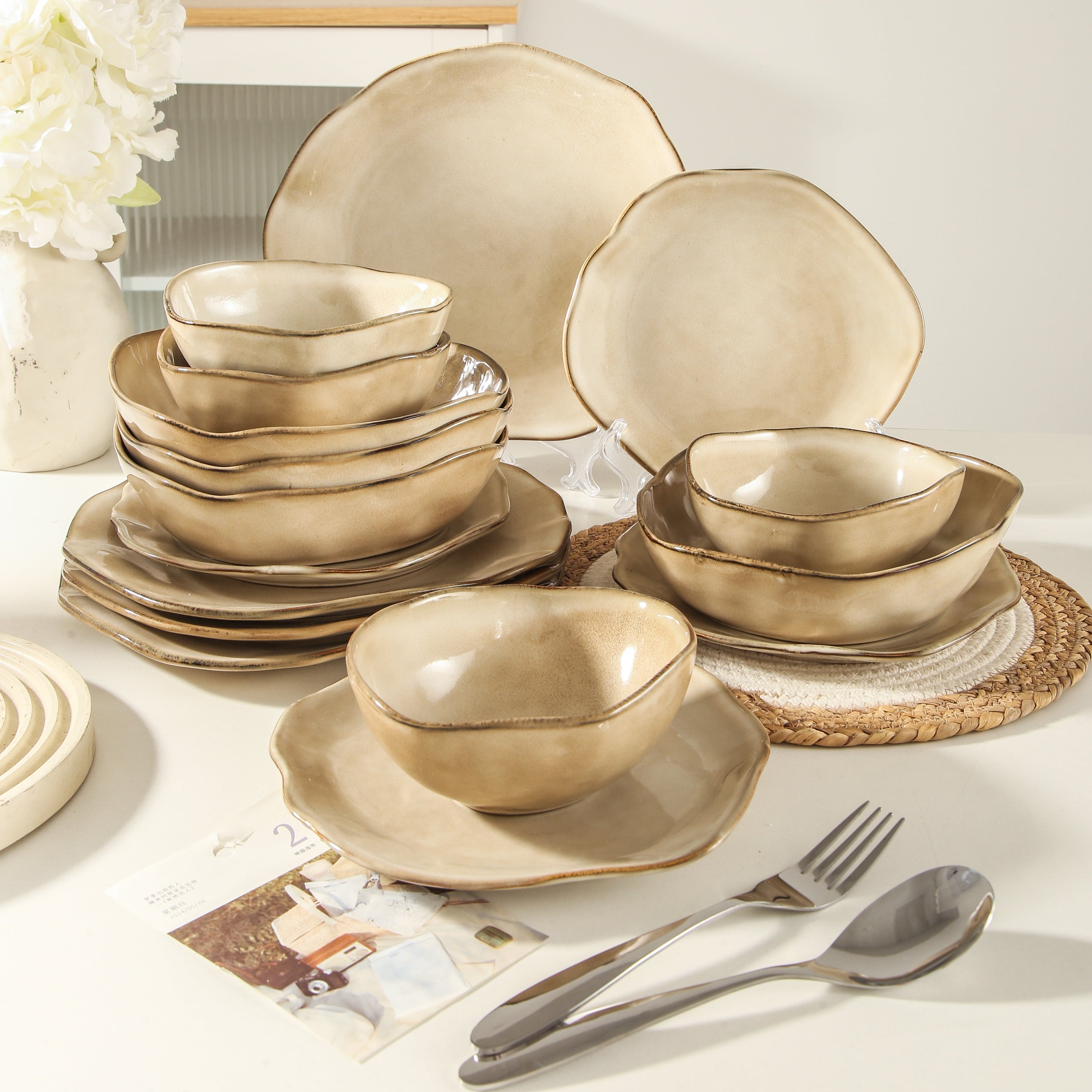 16-Piece Stoneware Set-Crema