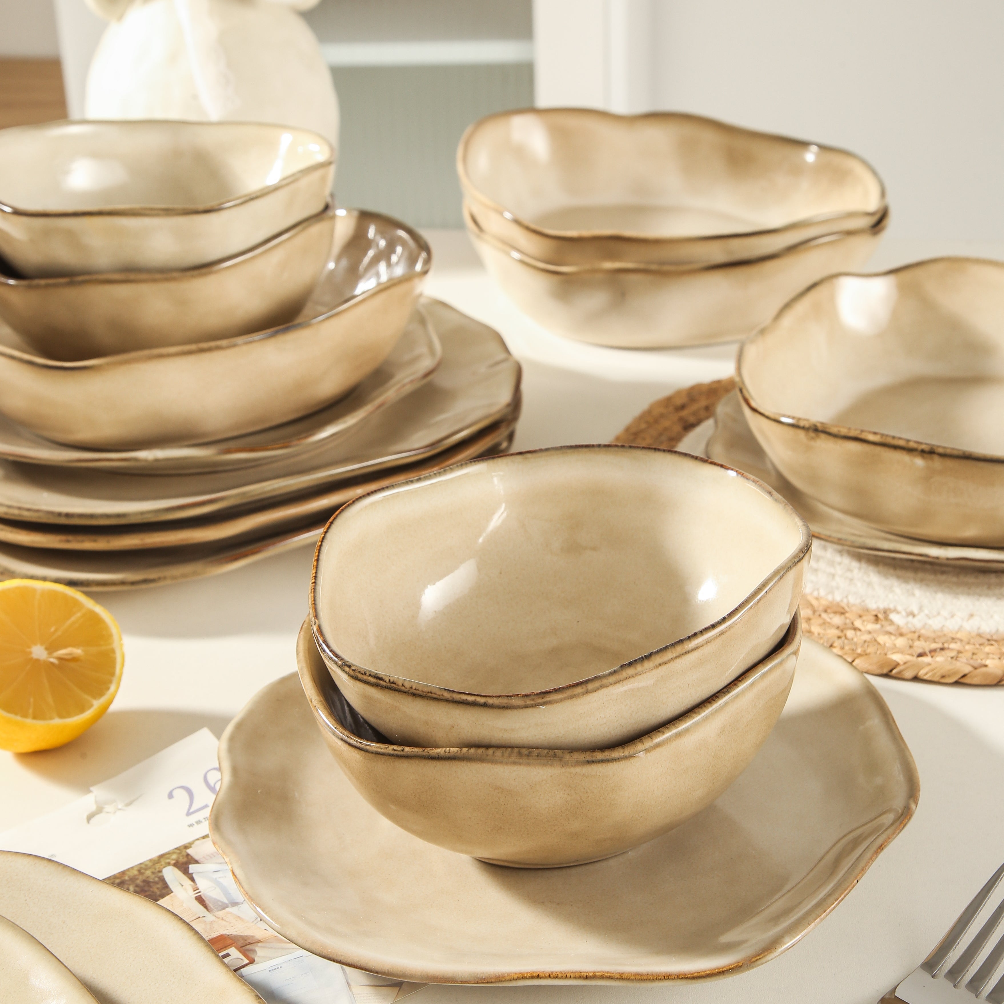 16-Piece Stoneware Set-Crema