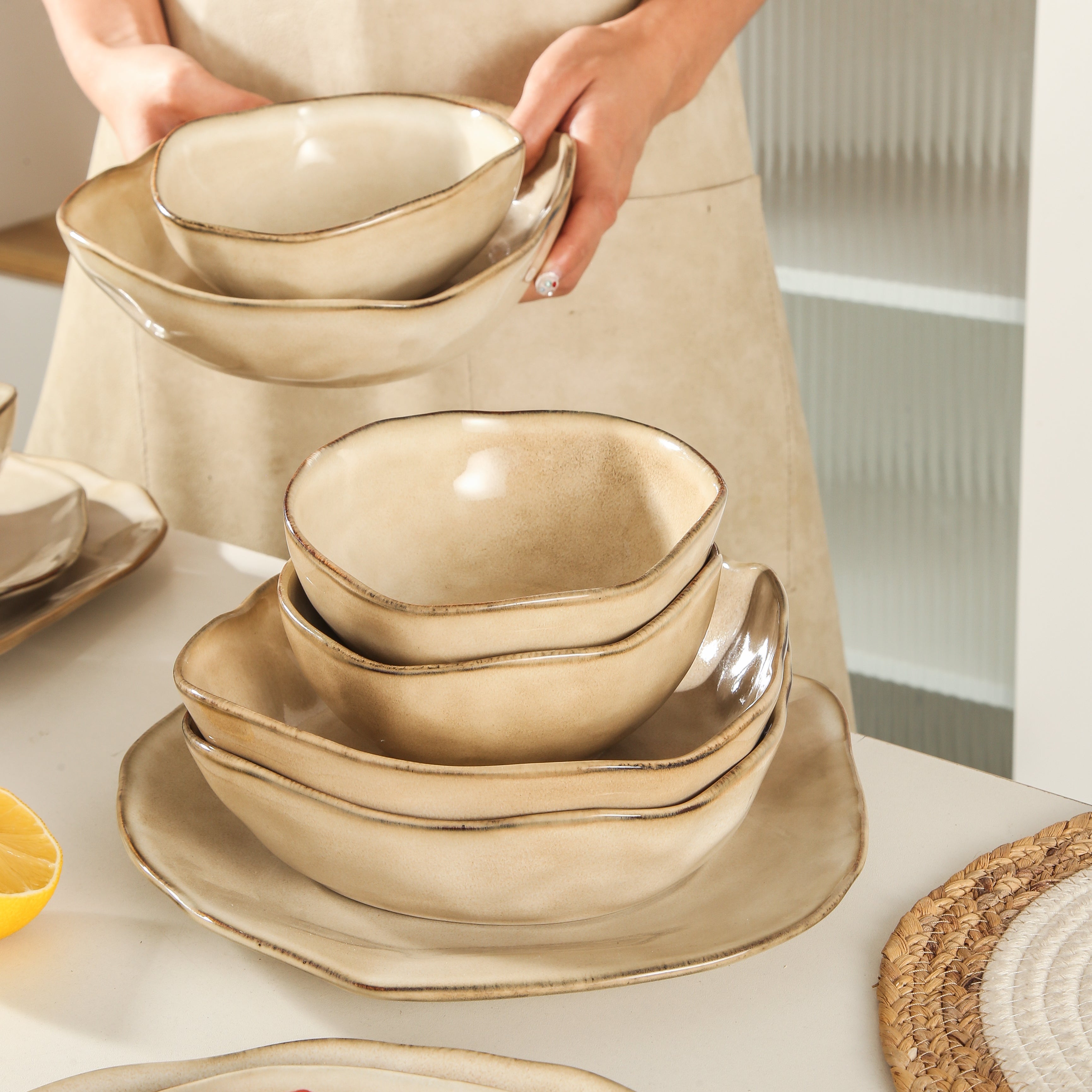 16-Piece Stoneware Set-Crema